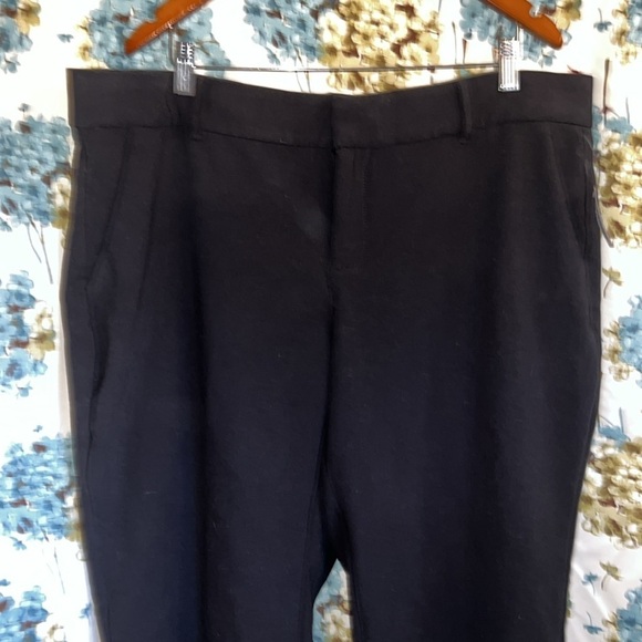 Old Navy Plus size SHORT black work pants - Picture 2 of 9